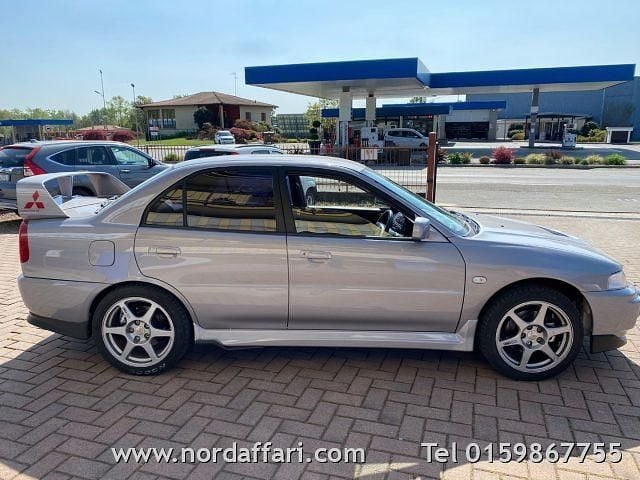Usata Mitsubishi Lancer 280 CV (205 kW) 1997 Grigio Berlina