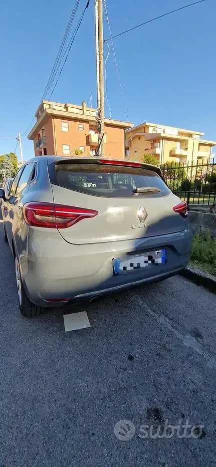 Usata Renault Clio V Zen 116 CV (85 kW) 2020 Grigio Berlina
