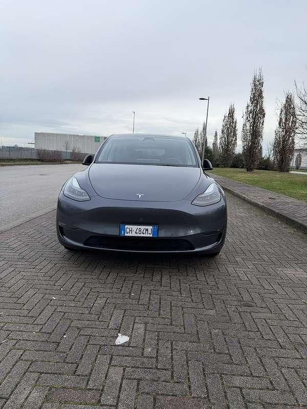Usata Tesla Model Y 152 kW (208 CV) 2022 Grigio SUV