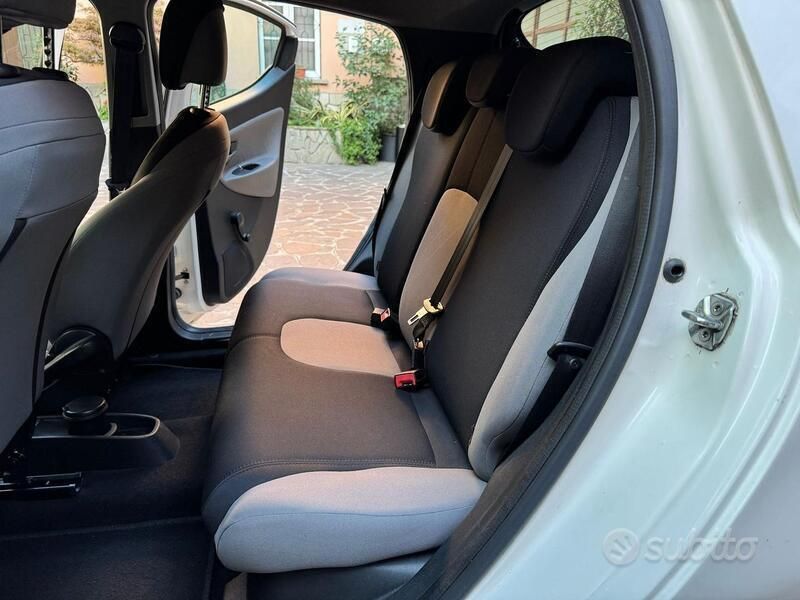 Usata Lancia Ypsilon 69 CV (50 kW) 2014 Utilitaria