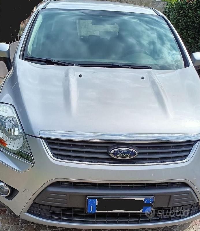 Usata Ford Kuga 140 CV (102 kW) 2012 Grigio SUV