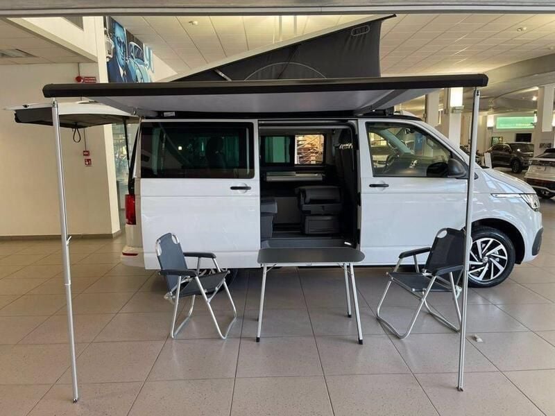 Usata VW California Beach 150 CV (110 kW) 2023 Bianco candy Furgone
