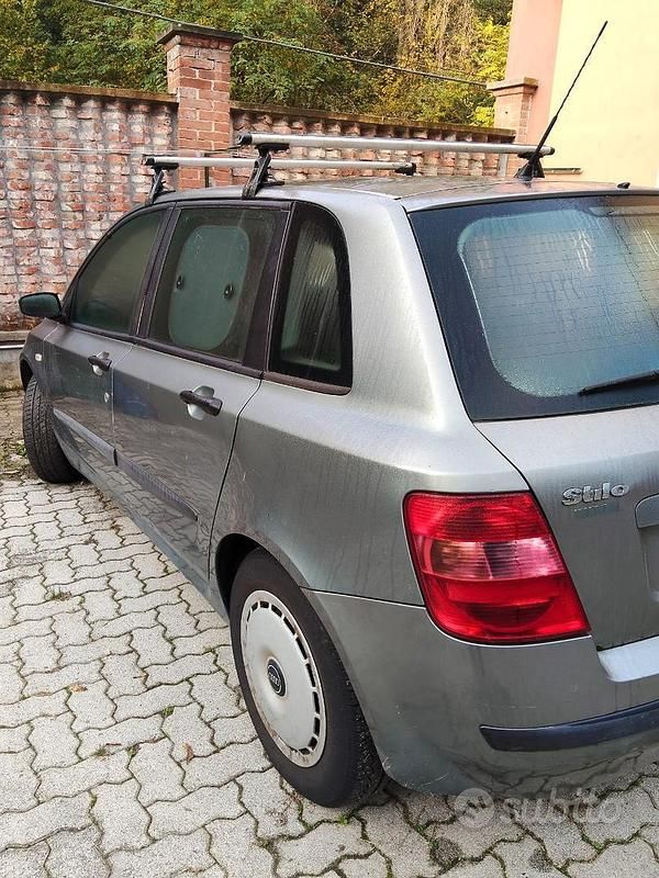 Usata Fiat Stilo 105 CV (77 kW) 2005 Grigio Berlina