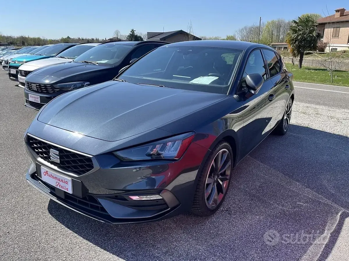Usata Seat Leon 150 CV (110 kW) 2022 Grigio Berlina