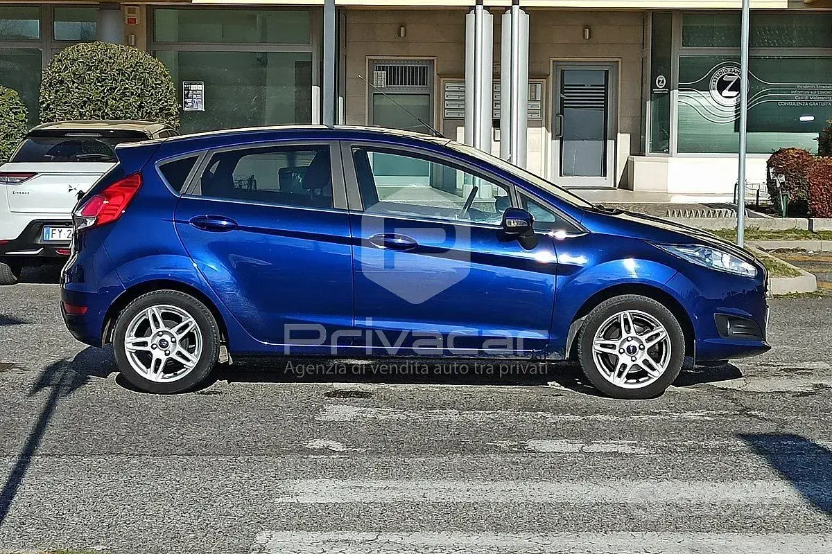 Gebraucht Ford Fiesta Titanium 80 PS (58 kW) 2015 Blau Kleinwagen