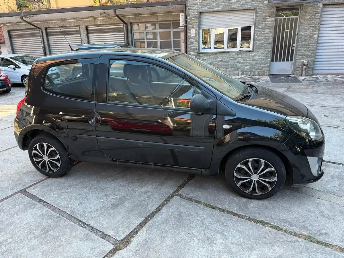 Usata Renault Twingo Dynamique 58 CV (42 kW) 2009 Nero Utilitaria