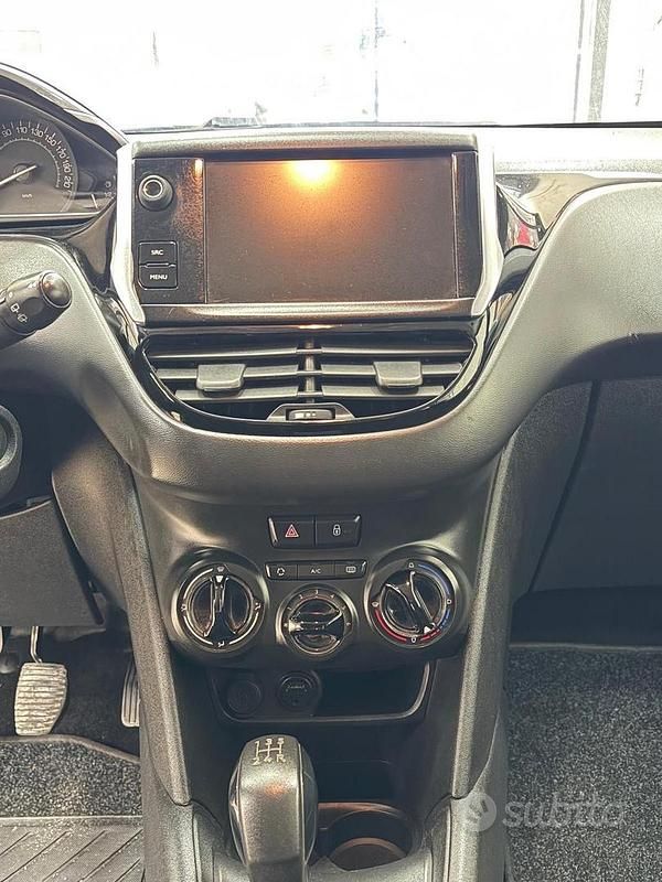 Usata Peugeot 208 Active 81 CV (59 kW) 2017 Grigio Utilitaria