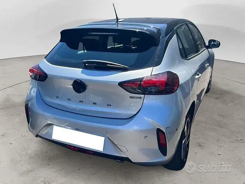 Usata Opel Corsa 100 CV (73 kW) 2025 Grigio Utilitaria