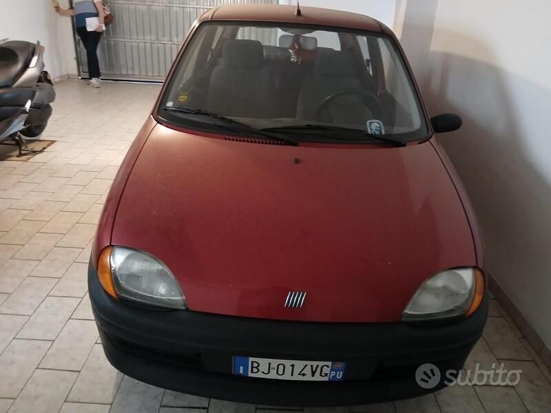 Usata Fiat 600 39 CV (28 kW) 2000 Rosso Utilitaria