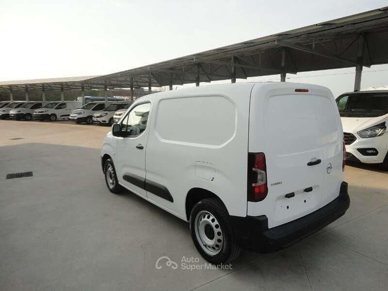 Usata Opel Combo Edition 75 CV (55 kW) 2021 Bianco Monovolume