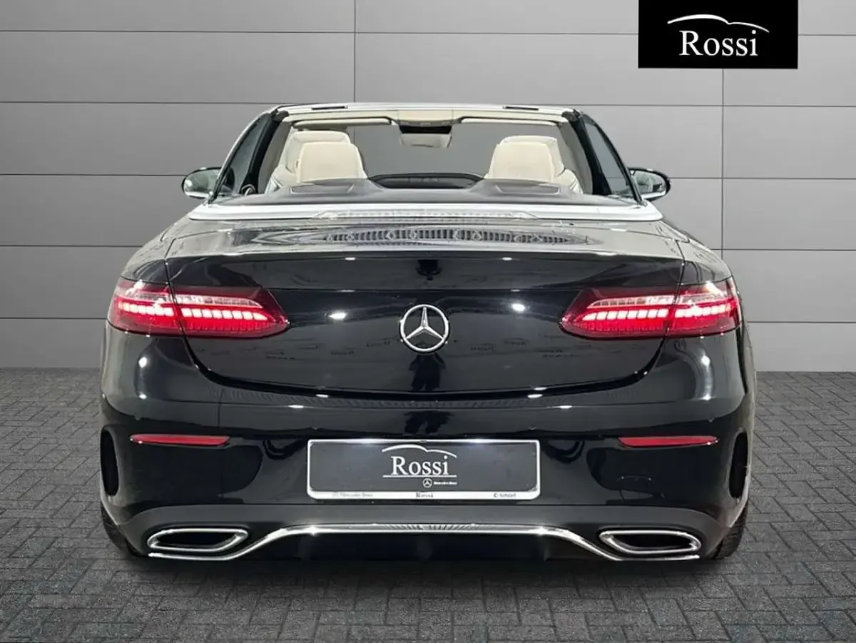Usata Mercedes E220 Premium Plus 194 CV (142 kW) 2023 Nero Cabrio