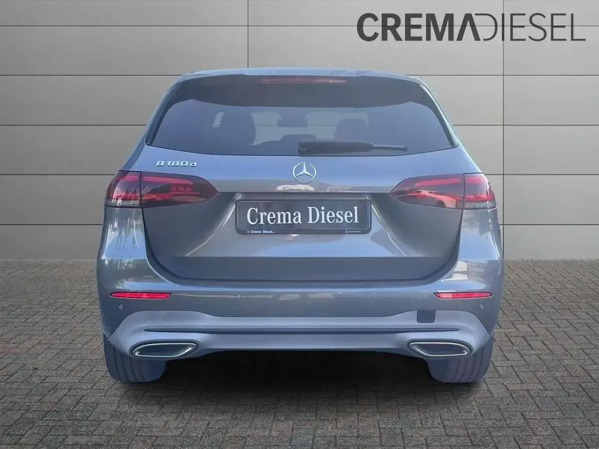 Usata Mercedes B180 116 CV (85 kW) 2021 Grigio Utilitaria