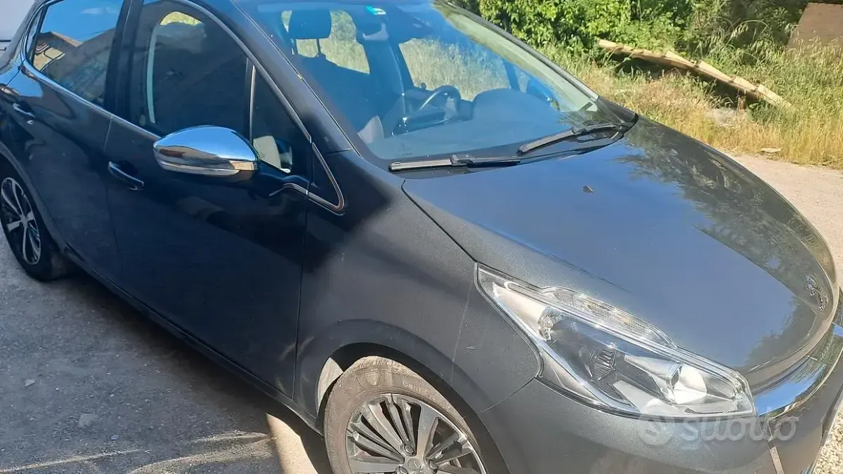 Usata Peugeot 208 82 CV (60 kW) 2016 Utilitaria