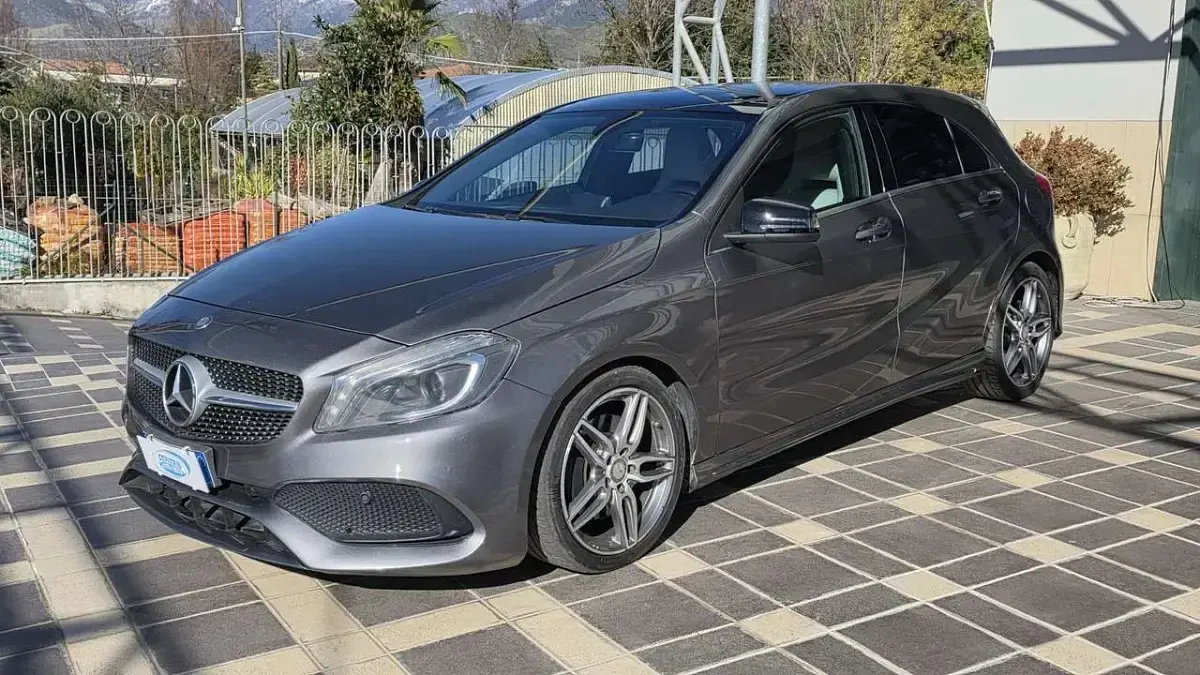 Usata Mercedes A220 170 CV (125 kW) 2013 Grigio Berlina