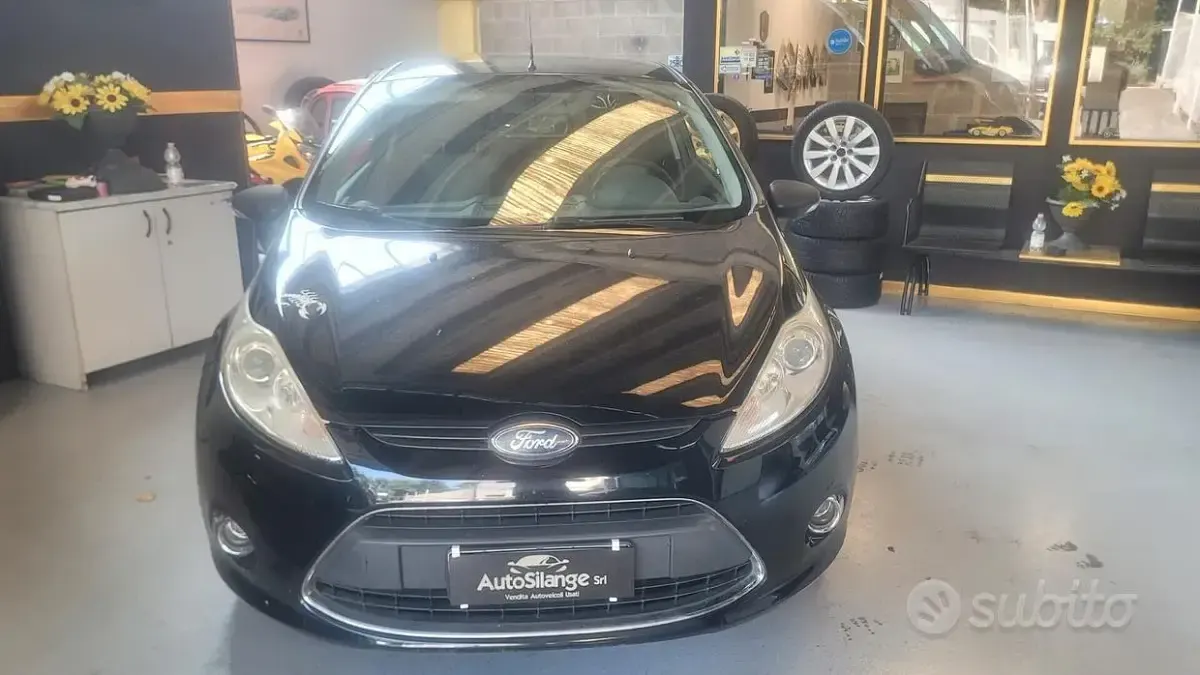 Usata Ford Fiesta 60 CV (44 kW) 2011 Nero Berlina