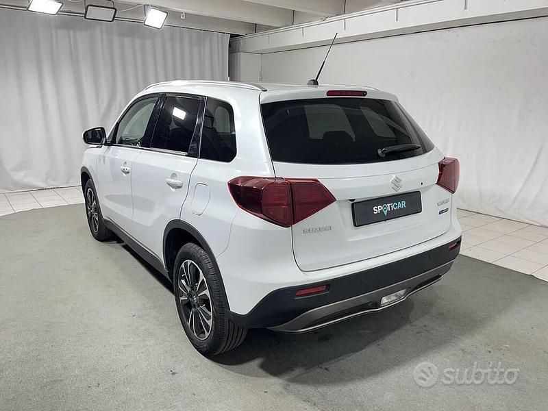 Usata Suzuki Vitara 116 CV (85 kW) 2024 Bianco SUV