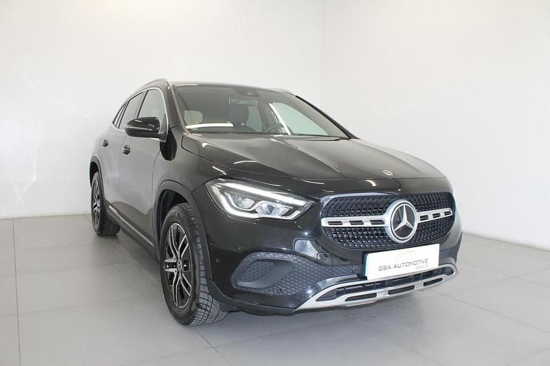 Usata Mercedes GLA200 150 CV (110 kW) 2021 Viola SUV