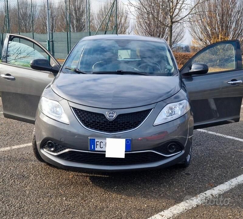 Usata Lancia Ypsilon 95 CV (69 kW) 2016 Utilitaria
