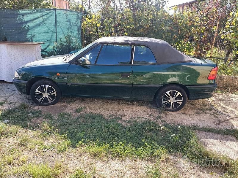 Usata Opel Astra Cabriolet 116 CV (85 kW) 1998 Verde Cabrio