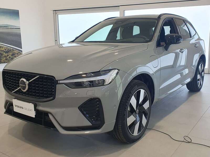 Grigio Usata 2023 Volvo XC60 Ultimate SUV | 54.900 € (Molto cara) - Immagine 1/4