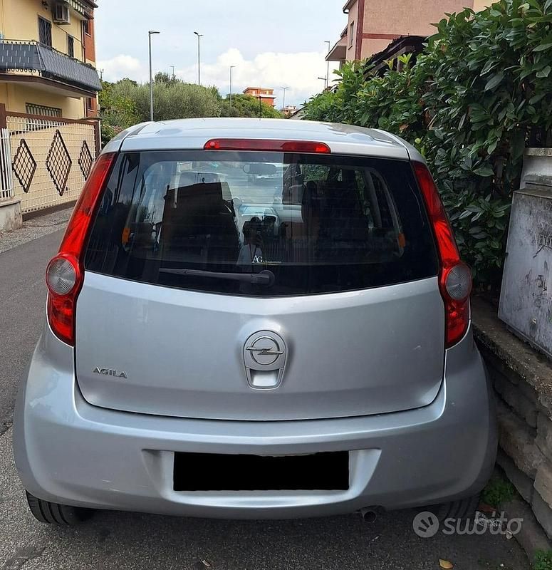 Usata Opel Agila 94 CV (69 kW) 2014 Grigio Utilitaria