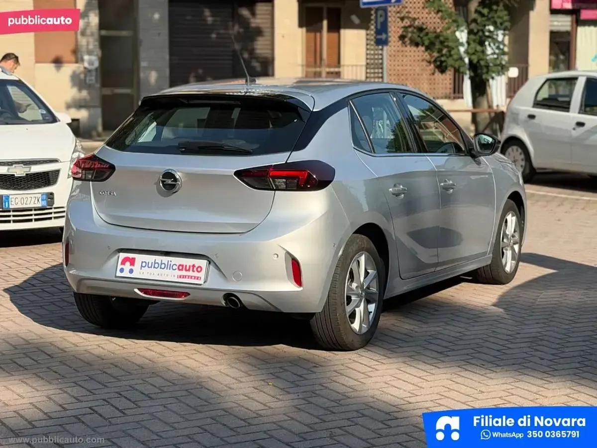 Usata Opel Corsa Elegance 102 CV (75 kW) 2023 Argento Utilitaria