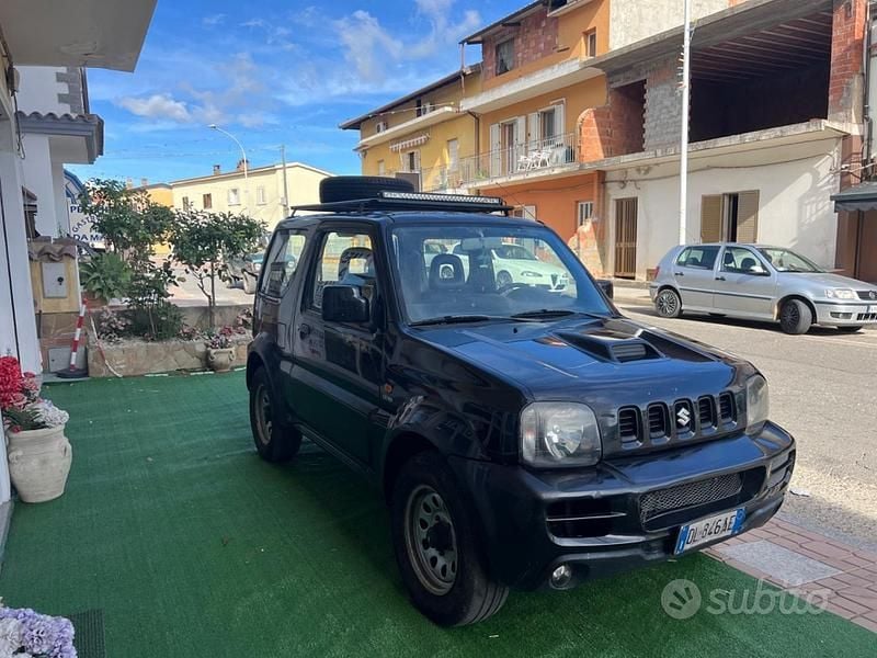 Usata Suzuki Jimny 86 CV (63 kW) 2008 Nero SUV
