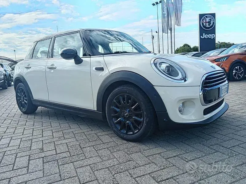 Usata Mini Cooper D 116 CV (85 kW) 2020 Bianco Utilitaria