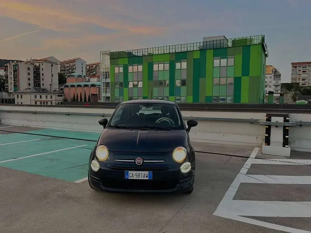 Usata Fiat 500 Dolcevita 69 CV (50 kW) 2020 Bluazzurro Utilitaria
