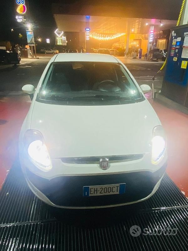 Usata Fiat Punto Evo 75 CV (55 kW) 2011 Bianco Utilitaria