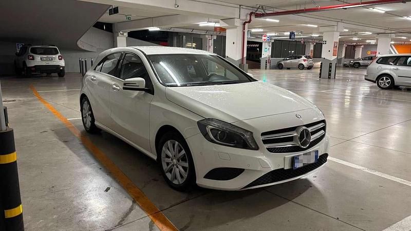 Usata Mercedes A180 109 CV (80 kW) 2017 Berlina