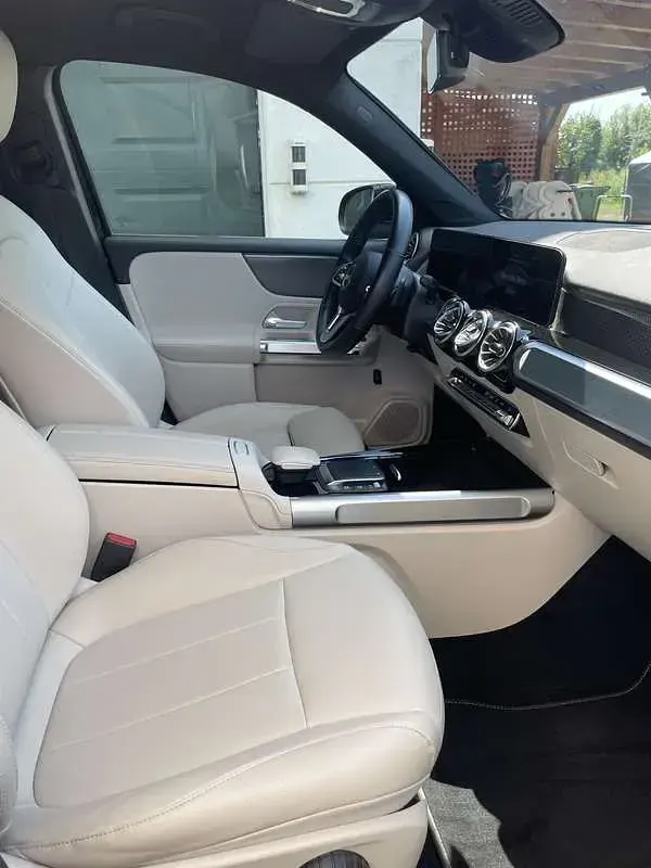 Usata Mercedes GLB200 150 CV (110 kW) 2023 SUV