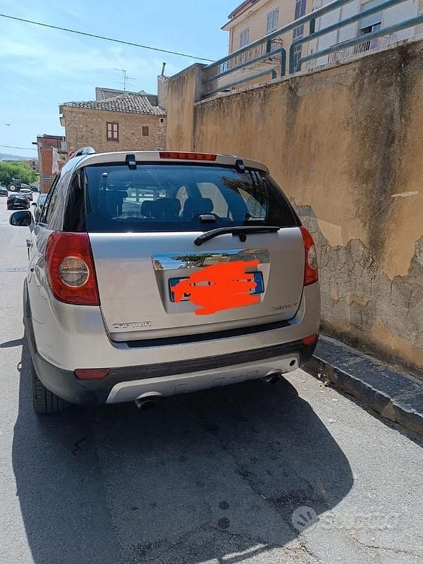 Usata Chevrolet Captiva 150 CV (110 kW) 2007 Grigio SUV