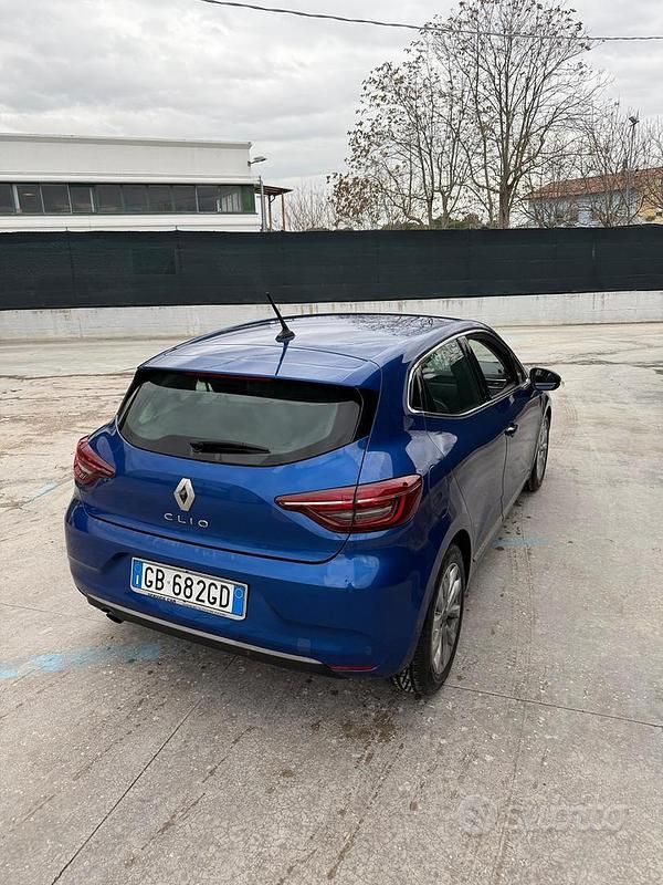 Usata Renault Clio V 100 CV (73 kW) 2020 Blu Berlina