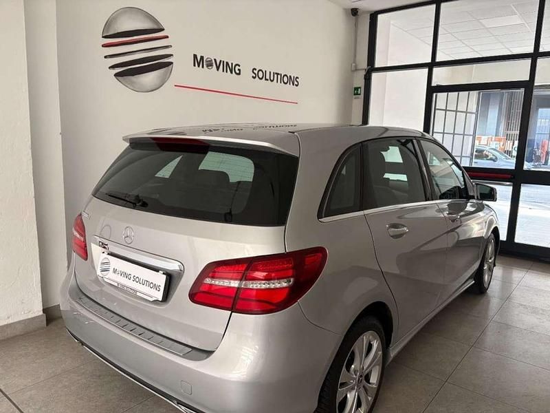 Usata Mercedes B180 Premium 109 CV (80 kW) 2018 Argento Utilitaria