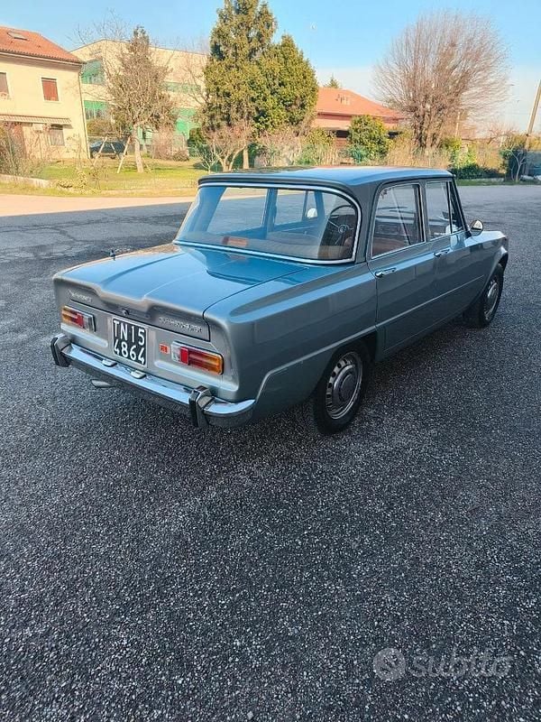 Usata Alfa Romeo Giulia Super 82 CV (60 kW) 1970 Grigio Berlina