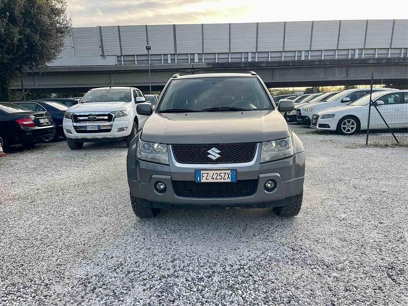 Usata Suzuki Grand Vitara 129 CV (94 kW) 2006 Grigio SUV