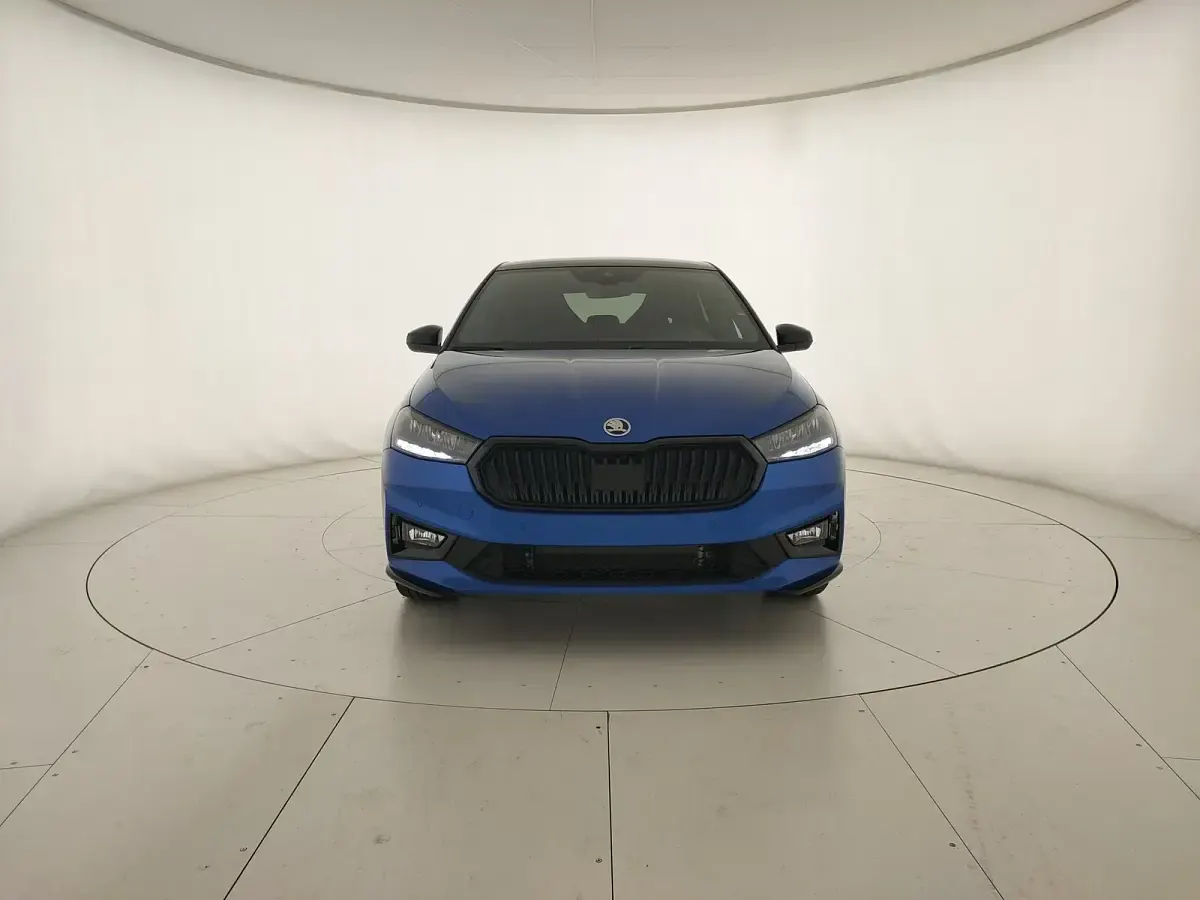 Nuova Skoda Fabia Monte Carlo 115 CV (84 kW) 2026 Blu race metallizzato nero tulipano perl Utilitaria