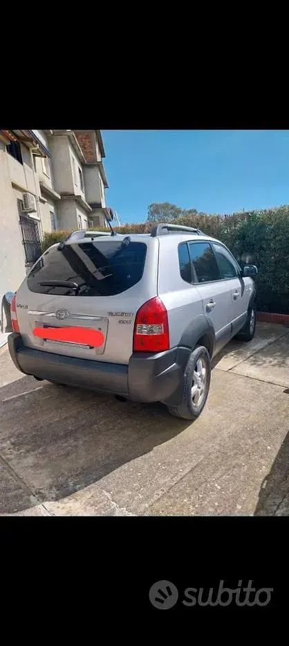 Usata Hyundai Tucson 112 CV (82 kW) 2004 Grigio SUV