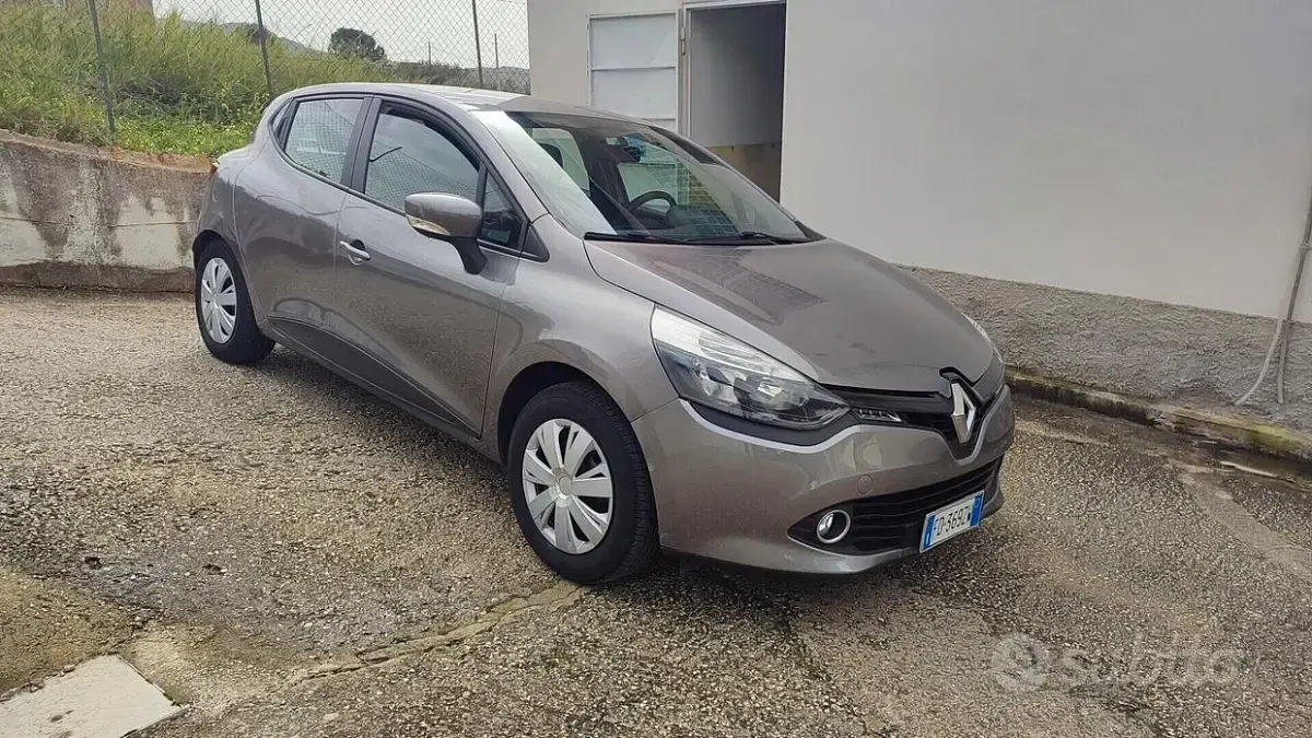 Second-hand Renault Clio IV Life 75 CP (55 kW) 2016 Gri Berlinǎ