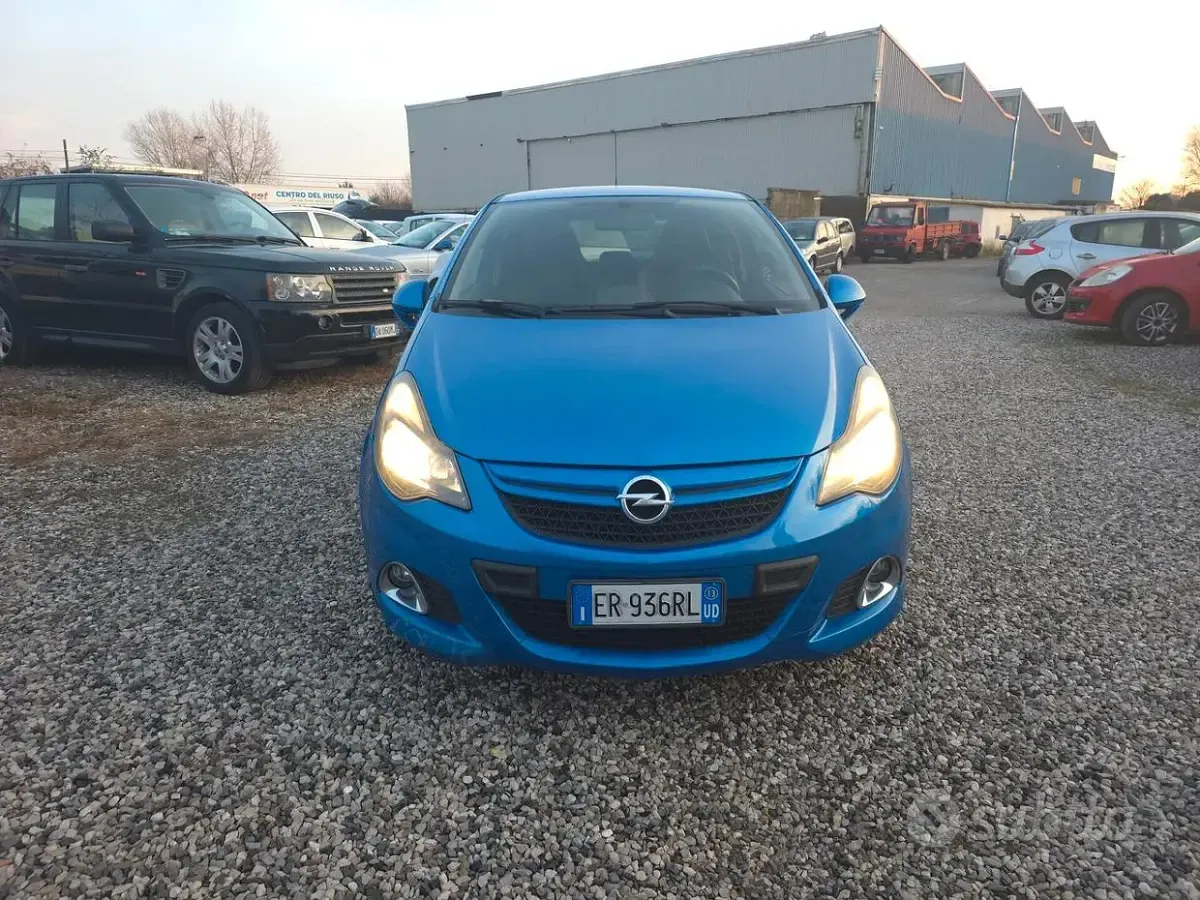 Usata Opel Corsa OPC 192 CV (141 kW) 2013 Bluazzurro Utilitaria