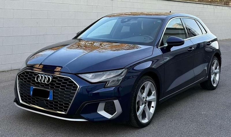 Usata Audi A3 S-Line 150 CV (110 kW) 2022 Blu/azzurro Berlina