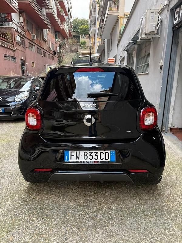 Usata Smart ForFour Brabus 90 CV (66 kW) 2017 Nero Utilitaria
