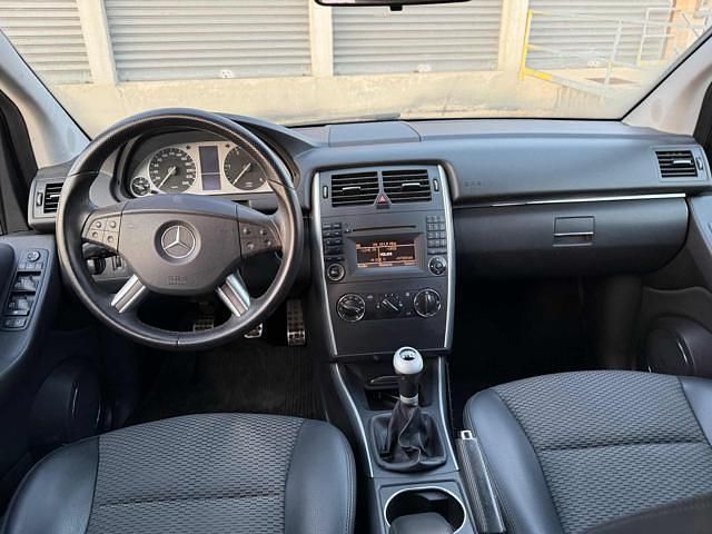 Usata Mercedes B180 Chrome 108 CV (79 kW) 2009 Grigio Monovolume