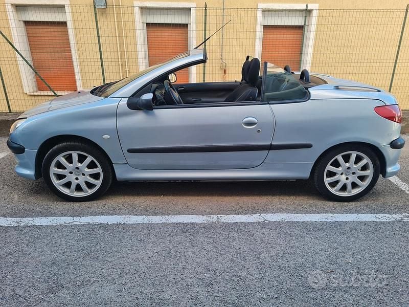 Usata Peugeot 206 109 CV (80 kW) 2003 Cabrio