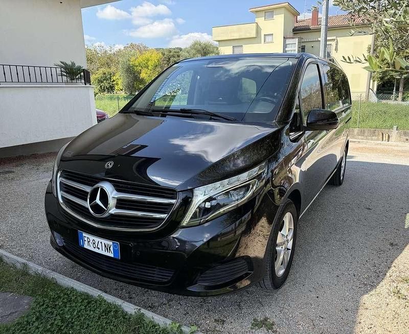 Usata Mercedes V220 163 CV (119 kW) 2018 Nero Monovolume