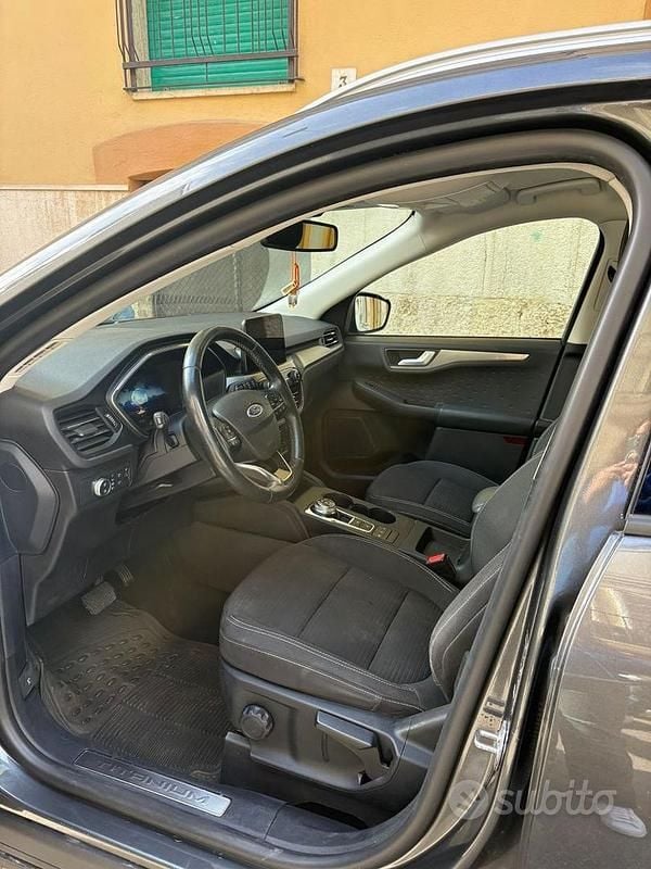 Usata Ford Kuga Titanium 120 CV (88 kW) 2020 Grigio SUV