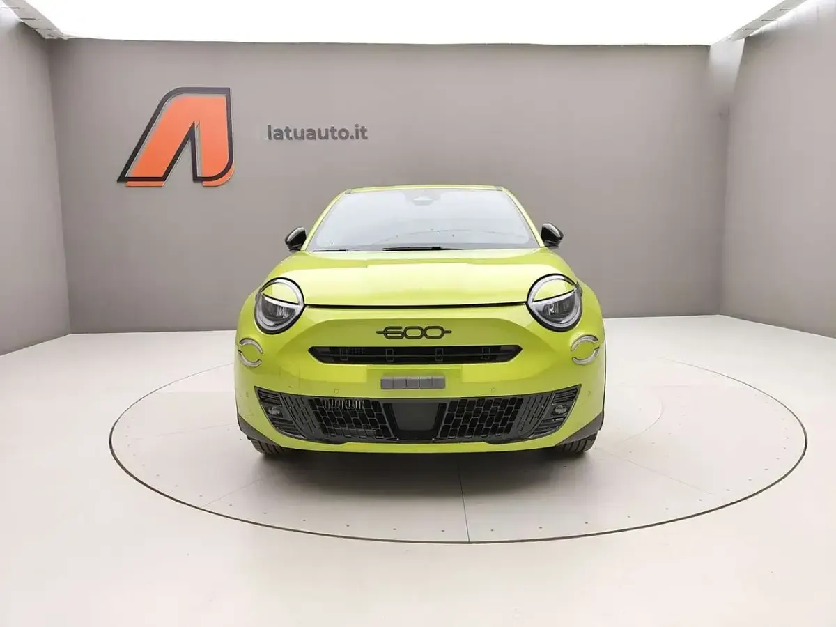 Nuova Fiat 600 Sport 145 CV (106 kW) 2026 Grigio SUV