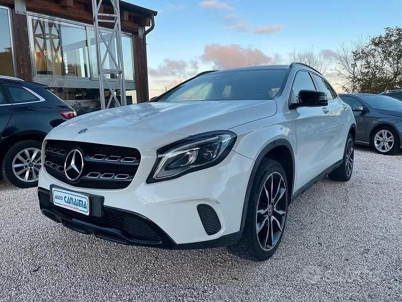Usata Mercedes GLA180 108 CV (79 kW) 2018 Bianco SUV