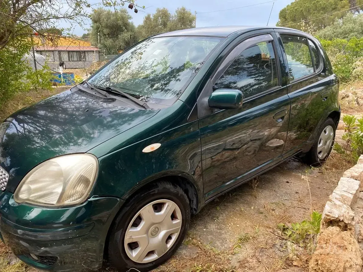 Begagnad Toyota Yaris 75 HK (55 kW) 2004 Sedan